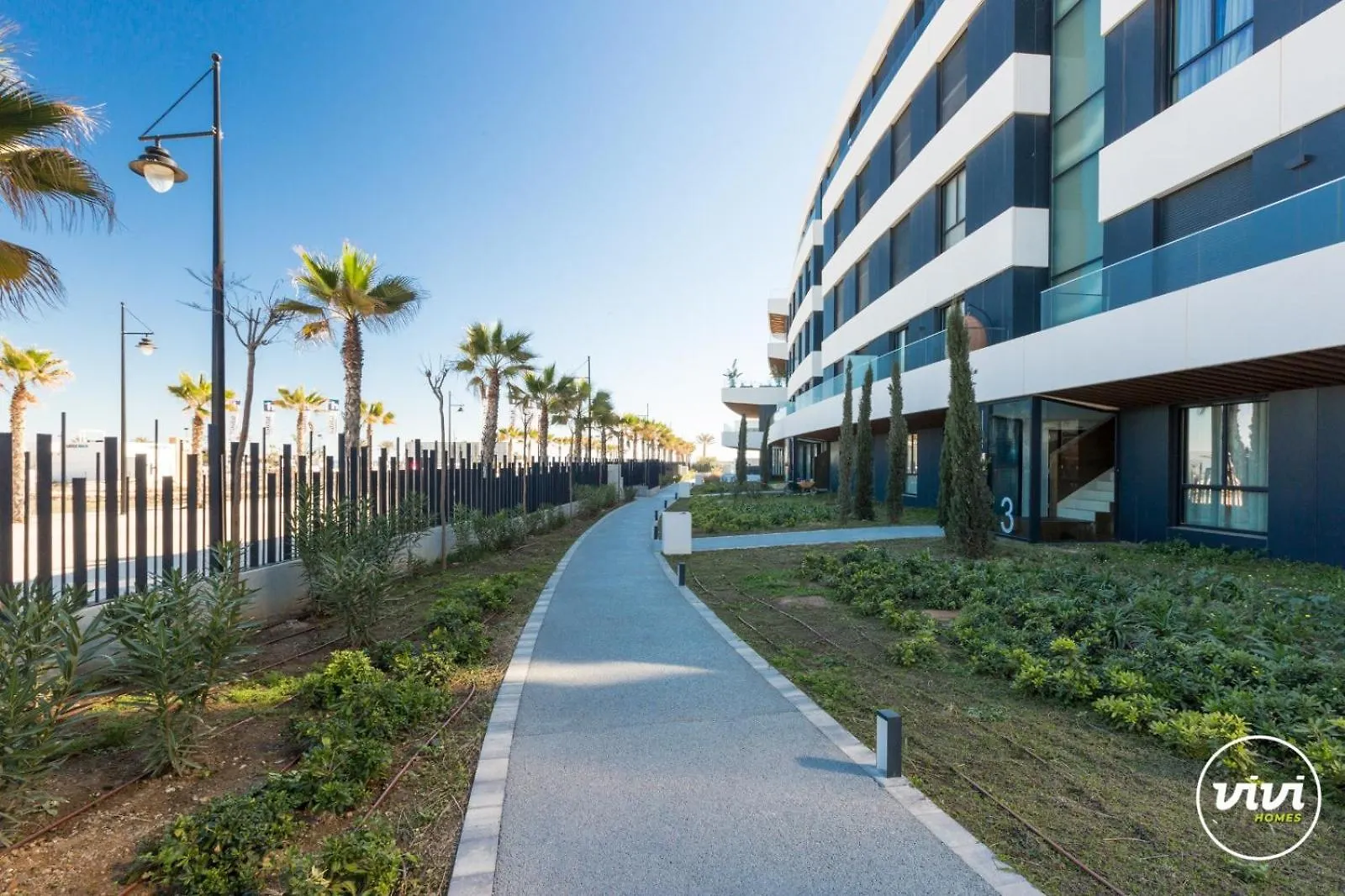 Vivi Homes - Galatea Pool, Gym, Sauna & Beach Torremolinos 0*,  Spagna