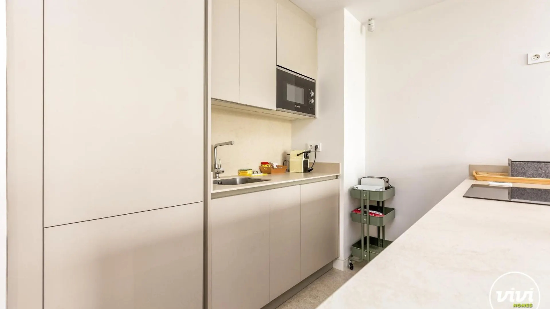 Vivi Homes - Galatea Pool, Gym, Sauna & Beach Torremolinos Apartment